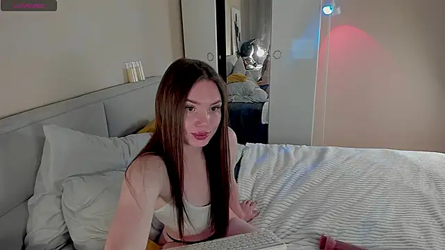 Snapshot of Aphrodite_Portman chatting on May 2026 08:21:02 AM Aphrodite Portman online show from May 2026 08:21:02 AM