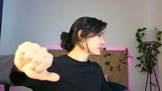 FormOverFear online show from June 2026 04:50:01 AM