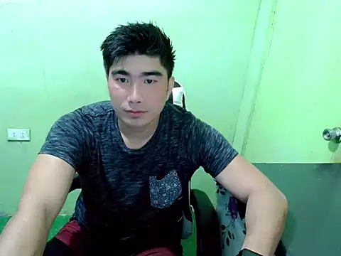 Hunkfireman online show from July 2026 11:07:01 PM