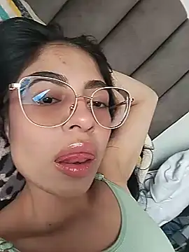 Snapshot of Lucietakeme chatting on June 2026 07:47:02 PM Lucietakeme online show from June 2026 07:47:02 PM