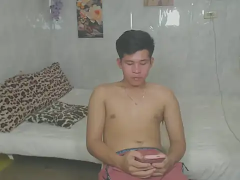 ur bigcockeziekiel online show from April 2026 04:59:01 PM