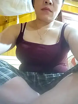 Snapshot of -Luni- chatting on June 2026 08:07:02 PM -Luni- online show from June 2026 08:07:02 PM