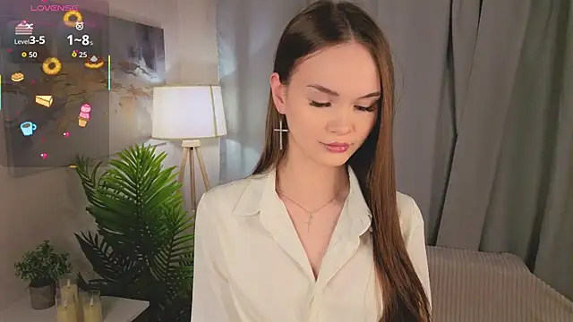 LuraPodraza online show from May 2026 04:12:01 PM