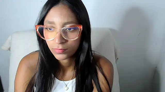 Snapshot of valenxx_ chatting on April 2026 06:39:01 PM valenxx online show from April 2026 06:39:01 PM