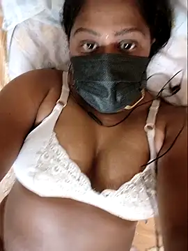 Snapshot of Romantic_Woman chatting on April 2026 01:52:01 PM Romantic Woman online show from April 2026 01:52:01 PM