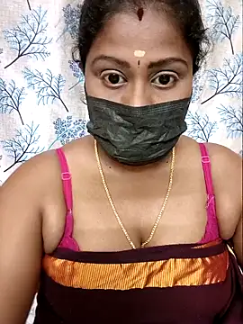 Snapshot of Romantic_Woman chatting on April 2026 05:28:01 PM Romantic Woman online show from April 2026 05:28:01 PM