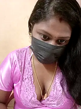 Snapshot of Romantic_Woman chatting on April 2026 06:13:02 PM Romantic Woman online show from April 2026 06:13:02 PM