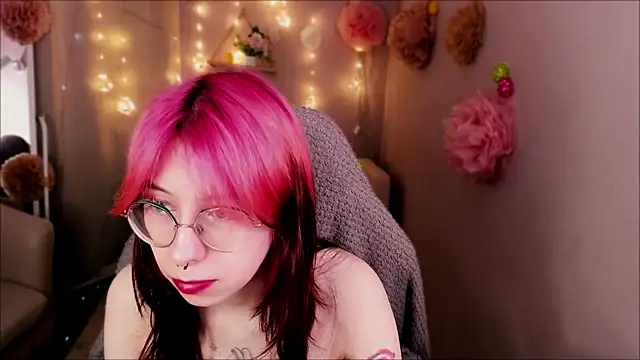 Snapshot of Alice_Nyx chatting on April 2026 08:42:02 PM Alice Nyx online show from April 2026 08:42:02 PM