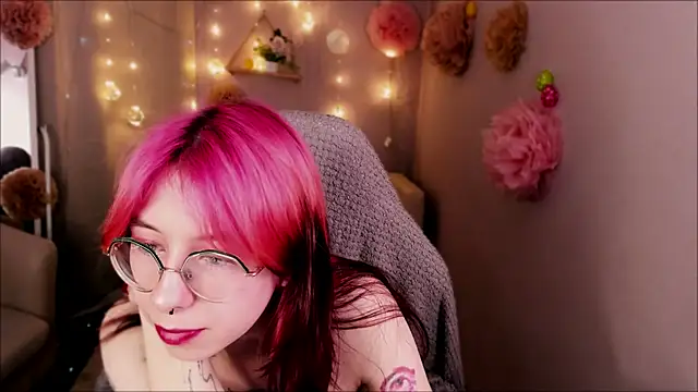 Snapshot of Alice_Nyx chatting on April 2026 09:39:33 PM Alice Nyx online show from April 2026 09:39:33 PM
