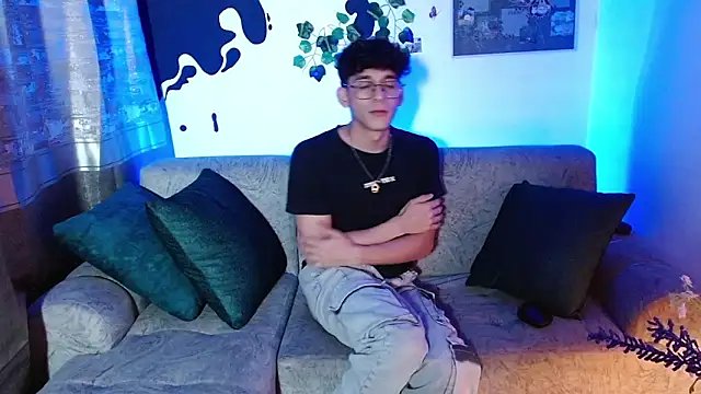 Alazbel8 online show from April 2026 07:34:01 PM