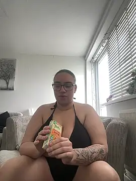 shayyxo online show from April 2026 01:16:01 PM