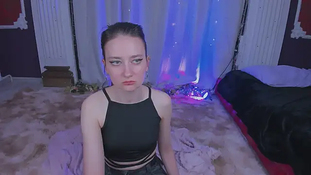  SummerLila online show from April 2026 01:33:02 PM