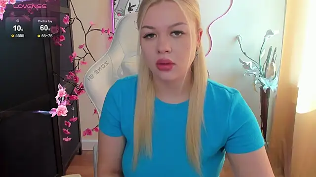 Snapshot of AmeliePeach chatting on June 2026 01:52:02 AM AmeliePeach online show from June 2026 01:52:02 AM