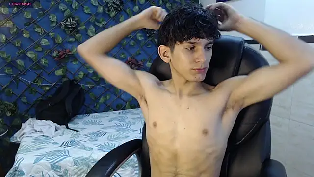 Snapshot of billy_wild chatting on April 2026 12:56:01 PM billy wild online show from April 2026 12:56:01 PM