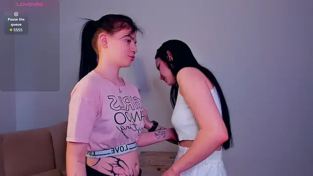 Snapshot of CindyPoster chatting on April 2026 05:41:01 AM CindyPoster online show from April 2026 05:41:01 AM