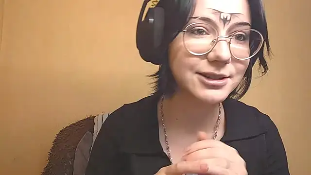 Snapshot of HighLense chatting on April 2026 07:20:01 AM HighLense online show from April 2026 07:20:01 AM