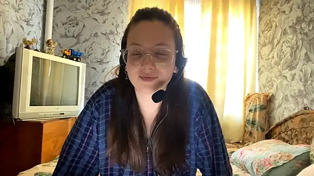 Snapshot of RosaliaHonohan chatting on April 2026 05:18:02 AM RosaliaHonohan online show from April 2026 05:18:02 AM