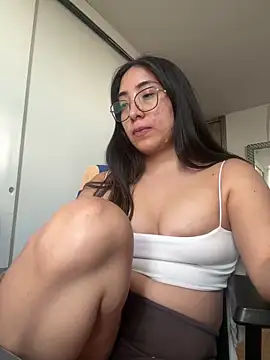 vampiralatina online show from May 2026 10:52:02 PM