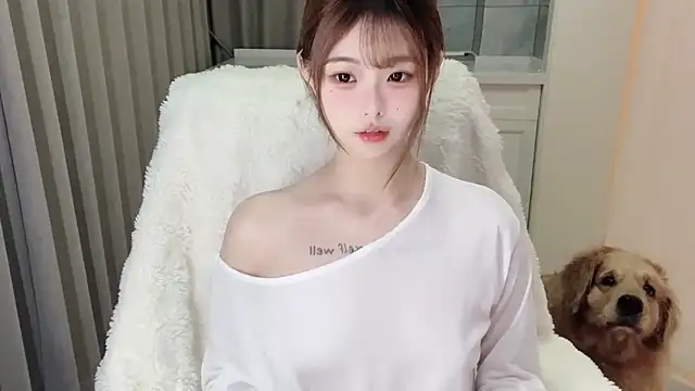 Snapshot of xiaoyugan_cute chatting on April 2026 03:24:01 PM xiaoyugan cute online show from April 2026 03:24:01 PM