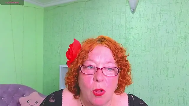 Snapshot of Fara_Flutte chatting on June 2026 12:59:01 PM Fara Flutte online show from June 2026 12:59:01 PM