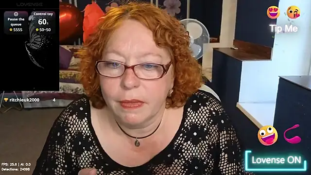 Snapshot of Fara_Flutte chatting on June 2026 05:43:02 AM Fara Flutte online show from June 2026 05:43:02 AM