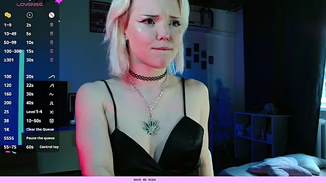 Snapshot of evianlui chatting on June 2026 09:12:02 AM evianlui online show from June 2026 09:12:02 AM