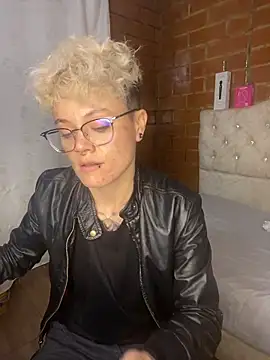 Snapshot of Megan-c chatting on July 2026 01:19:01 AM Megan-c online show from July 2026 01:19:01 AM