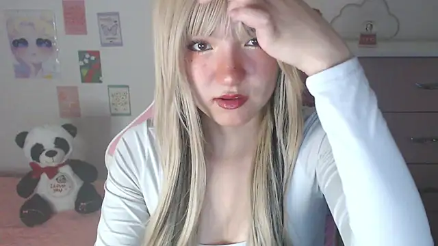 Snapshot of Sweet_Skyy chatting on April 2026 10:54:02 PM Sweet Skyy online show from April 2026 10:54:02 PM