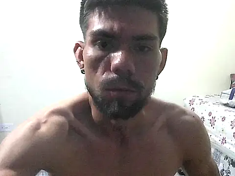 Snapshot of thomas2wood chatting on July 2026 11:07:01 PM thomas2wood online show from July 2026 11:07:01 PM