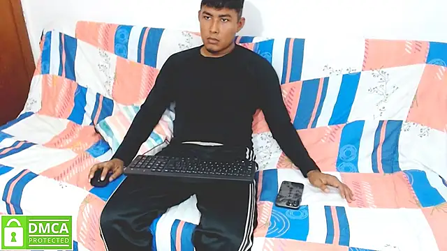 Snapshot of Denzel_Ass26 chatting on May 2026 12:19:02 AM Denzel Ass26 online show from May 2026 12:19:02 AM