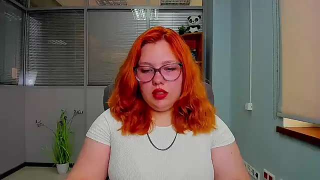 Snapshot of Aillia-Rous chatting on June 2026 06:25:01 AM Aillia-Rous online show from June 2026 06:25:01 AM