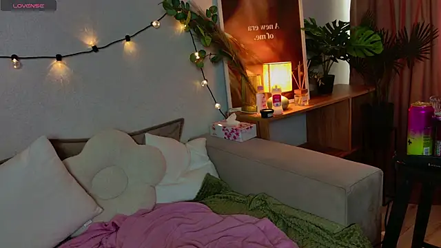 Snapshot of Lumllue chatting on April 2026 09:48:01 AM Lumllue online show from April 2026 09:48:01 AM