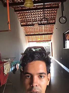 Heitorlira online show from April 2026 06:32:02 PM