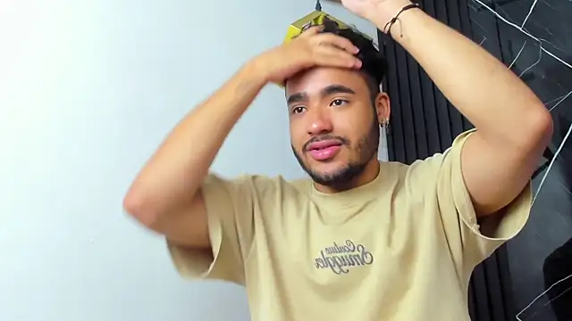 Snapshot of tyagofdef chatting on April 2026 11:26:01 PM tyagofdef online show from April 2026 11:26:01 PM