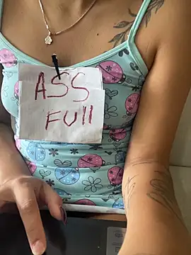 Brunette Dirty Messy online show from April 2026 06:10:01 PM