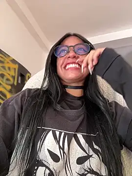 Snapshot of Kattze_ chatting on April 2026 08:36:02 PM Kattze online show from April 2026 08:36:02 PM