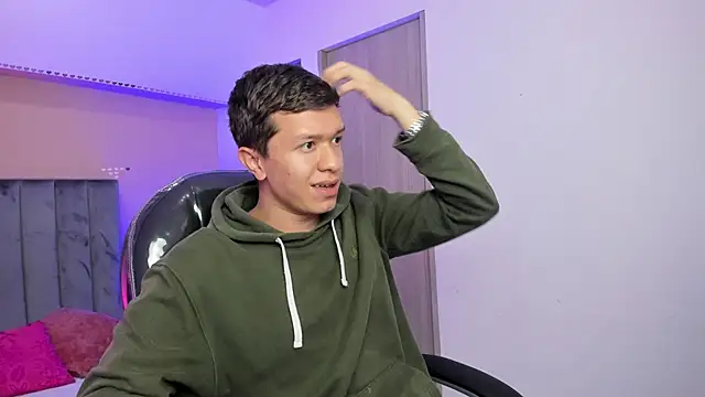 Snapshot of ken_col chatting on April 2026 03:34:02 AM ken col online show from April 2026 03:34:02 AM