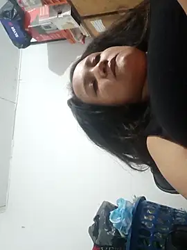 paola daza online show from April 2026 02:11:01 PM