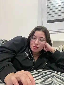 cherryxxox online show from April 2026 01:03:01 AM