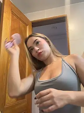 Snapshot of AmyRusso chatting on April 2026 09:59:02 PM AmyRusso online show from April 2026 09:59:02 PM