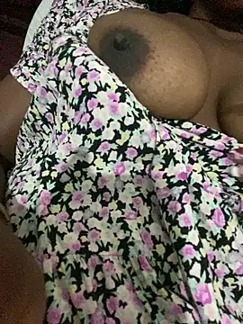 Snapshot of Sweetebony25 chatting on April 2026 08:37:02 AM Sweetebony25 online show from April 2026 08:37:02 AM