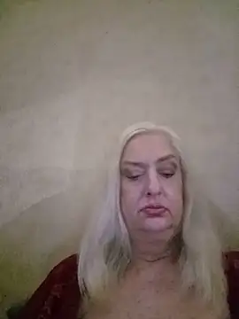 Julia20X online show from June 2026 02:33:01 PM