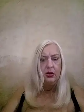 Snapshot of Julia20X chatting on June 2026 08:29:01 AM Julia20X online show from June 2026 08:29:01 AM