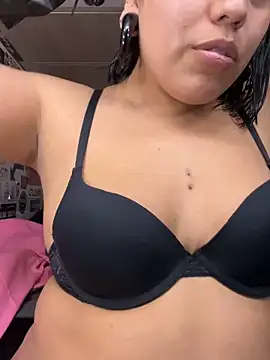 Snapshot of babypixxie chatting on April 2026 08:09:02 PM babypixxie online show from April 2026 08:09:02 PM