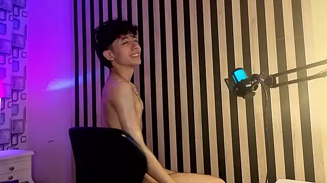 Twink Sebas7 online show from June 2026 02:33:01 PM
