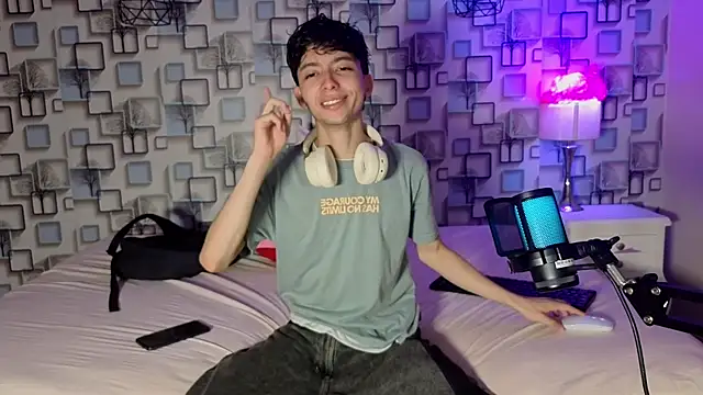 Snapshot of Twink_Sebas7 chatting on June 2026 12:14:02 PM Twink Sebas7 online show from June 2026 12:14:02 PM
