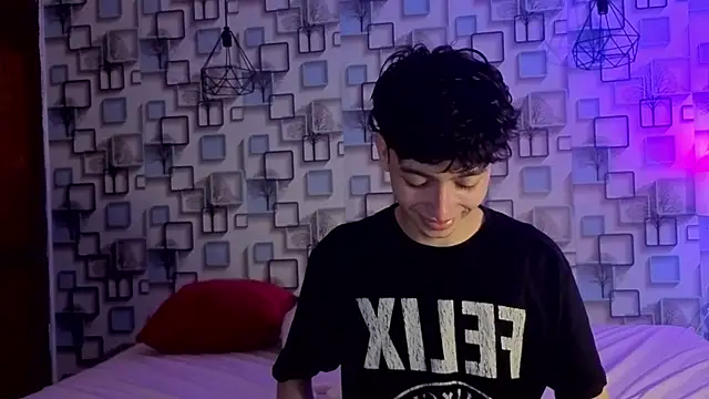 Snapshot of Twink_Sebas7 chatting on June 2026 12:07:02 PM Twink Sebas7 online show from June 2026 12:07:02 PM