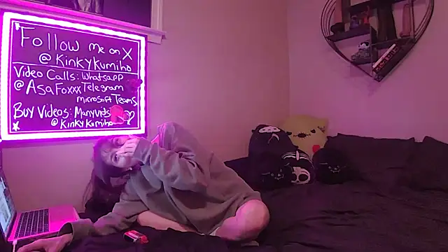 AsaFoXXX online show from April 2026 05:40:02 PM