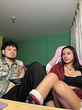 hotlatinocouple   online show from May 2026 11:34:04 PM