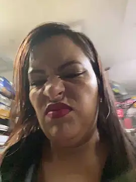 MIA ROSSEEE online show from May 2026 10:33:02 AM